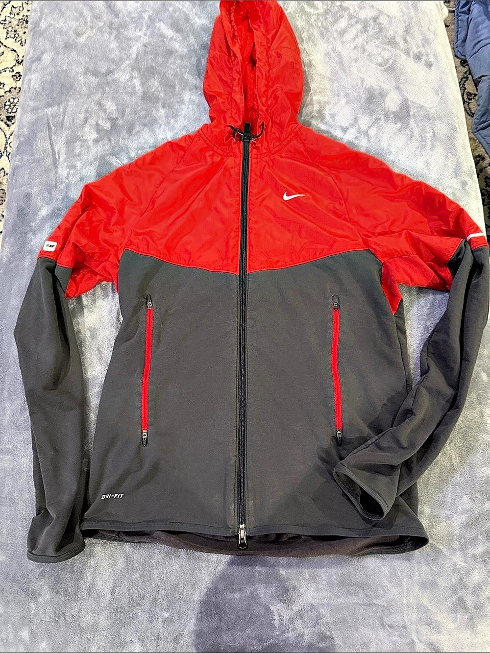 Nike Running Dri-FIT hooded jacket Color Block Jacket in Red & gray Size Medium